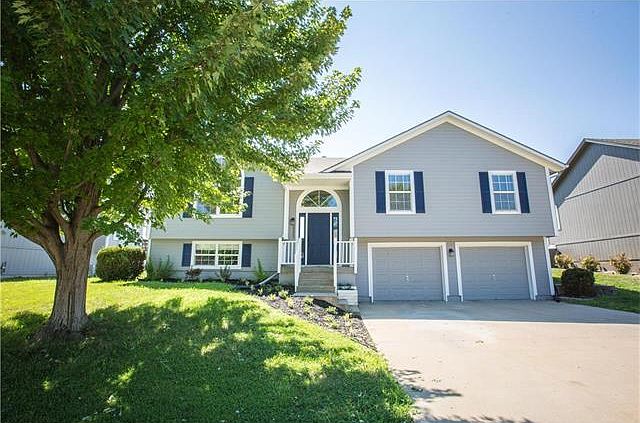1st image of 2335 NE Summerfield Dr