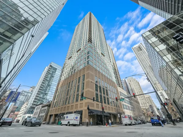 2 E Erie St APT 2806, Chicago, IL 60611