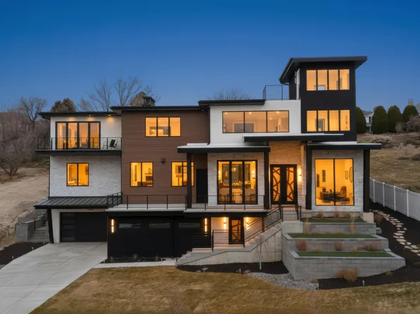 11606 S Halcom Dr, South Jordan, UT 84095