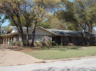 1439 Oak Hills Dr, Graham, TX 76450