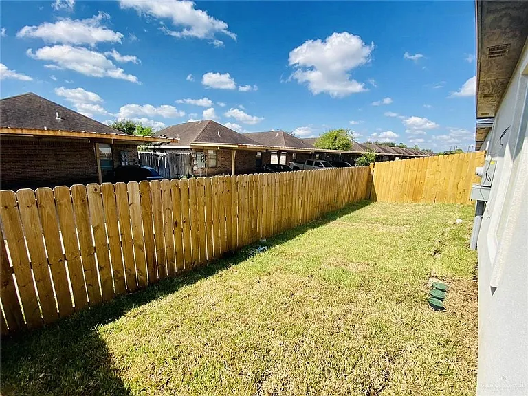1006 Sugar Garden Dr #4 — Photo 14