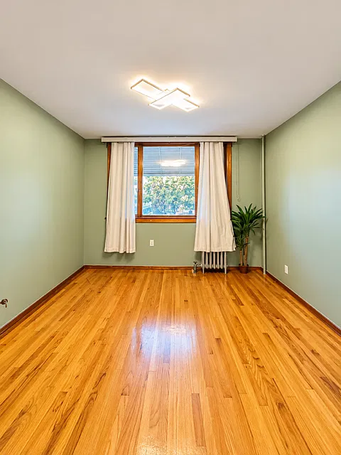 3 bed, 1000 sqft, $3,000 — Photo 3