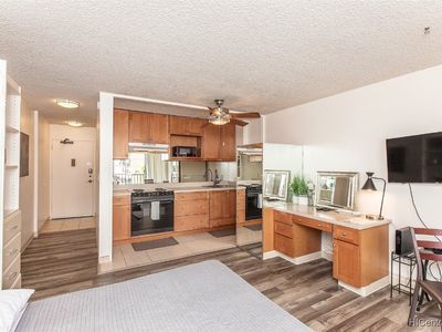 2345 Ala Wai Blvd APT 806, Honolulu, HI, 96815