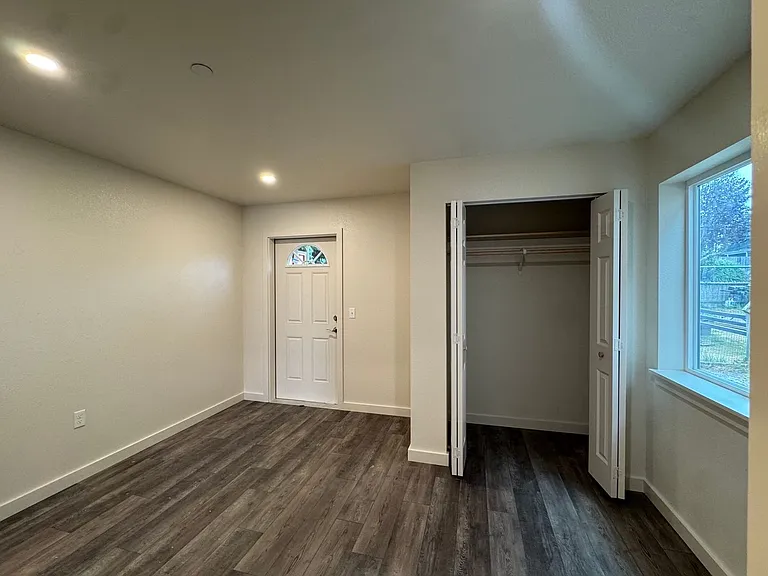 967 W Harris St — Photo 6