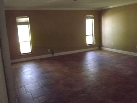 5th image of 142 Wilson Dr