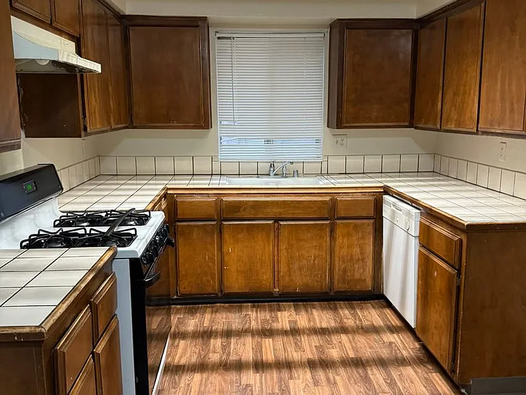 3313 Chester Ln #AI — Photo 1