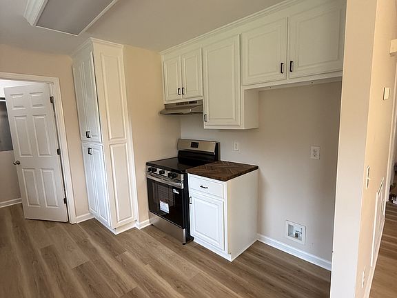 2nd image of 20 Parkview Dr
