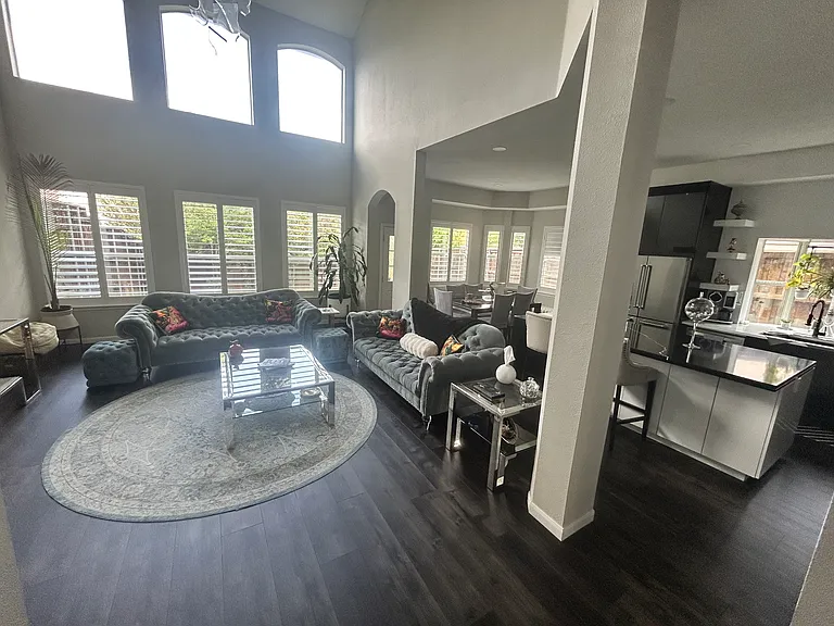 6400 Sidney Ln — Photo 16