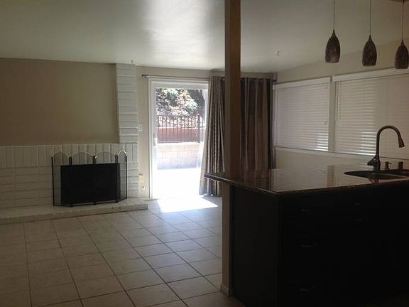 Family Room/Fireplace