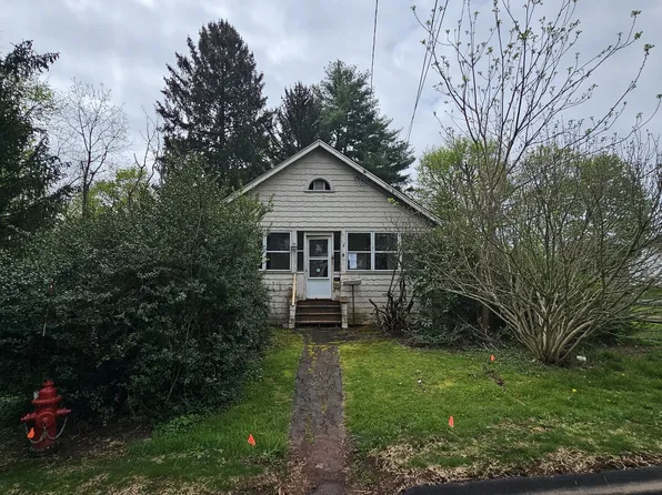 4 Carroll Place, Cromwell, CT 06416