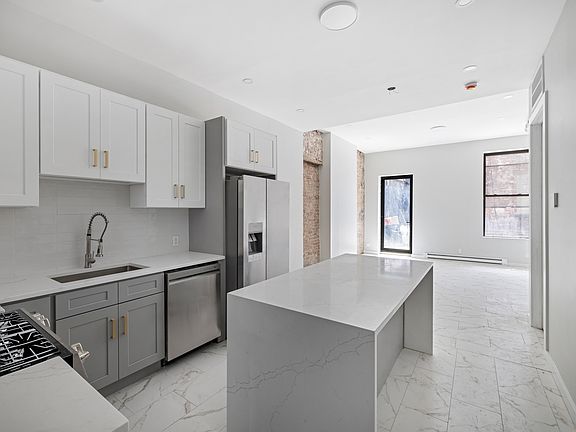 4th image of 53 Kent Ave #1FR