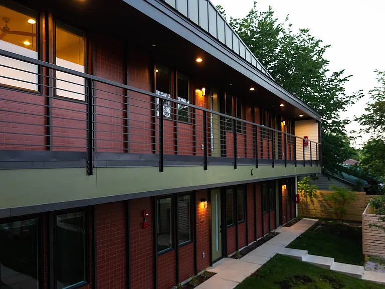525 N College Ave #C — Photo 6