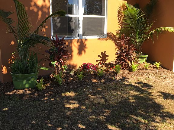 3rd image of 636 E Normandy Blvd