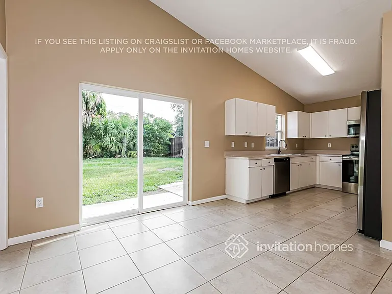 1319 W Knollwood St — Photo 7