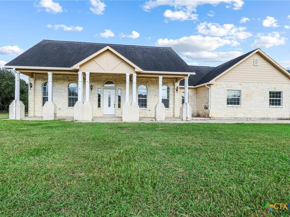 56 Post Oak Jct, Inez, TX 77968