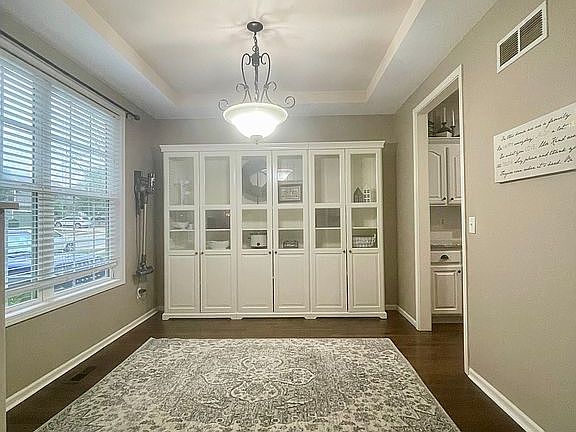 Formal dining/bonus area