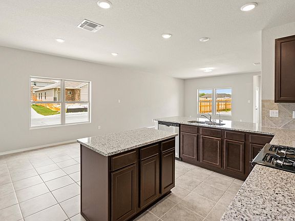 4th image of 13507 Eden Park