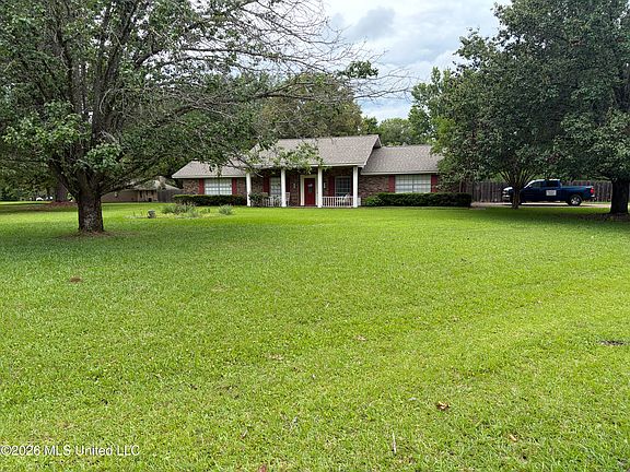 3rd image of 23 Nelson Cir