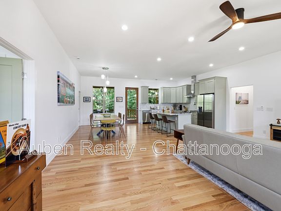 4th image of 3556 Cottonwood Ln