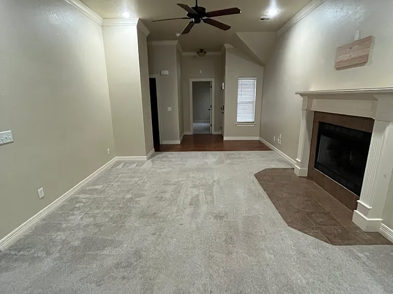 3553 E Crow Ln — Photo 4