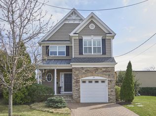 25 Cedar St, Red Bank, NJ 07701