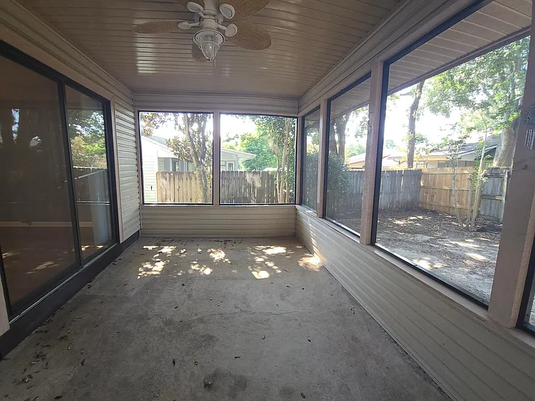 3929 Balsam Dr — Photo 44