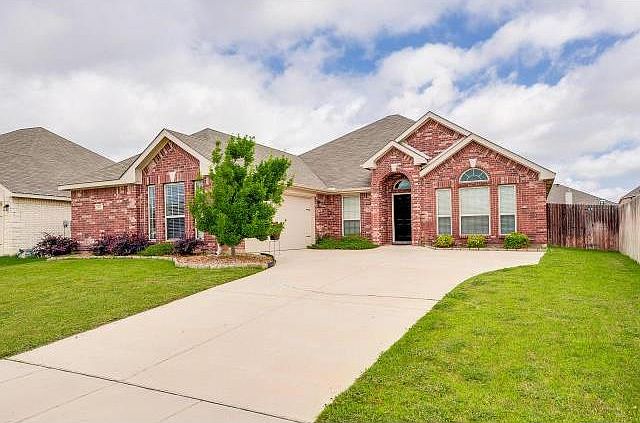1st image of 1611 Weeping Willow Ln