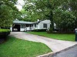5 Glen Ave, Farmingville, NY 11738