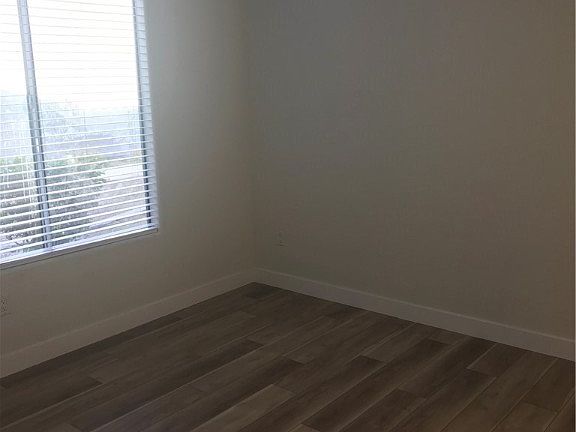 3rd image of 4400 S Jones Blvd Unit 1015