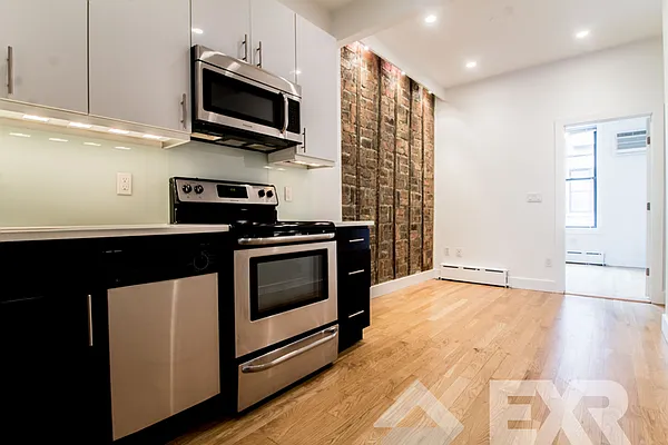 Rented by EXR | media 22