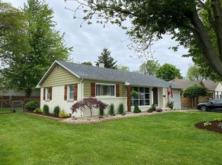 2 Country Gdns, Mattoon, IL 61938