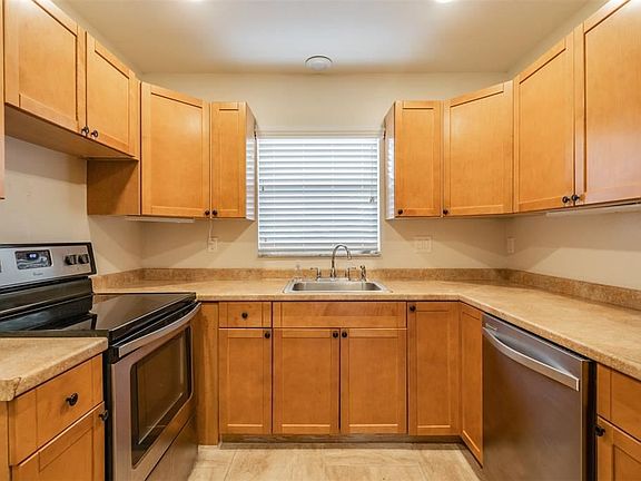 2nd image of 320 Palmer Cir