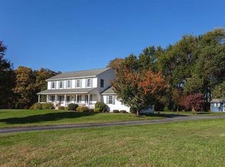 42 Dutton Farm Ln, West Grove, PA 19390