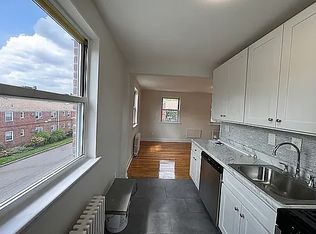 65-28 224th St #5P, Oakland Gardens, NY 11364