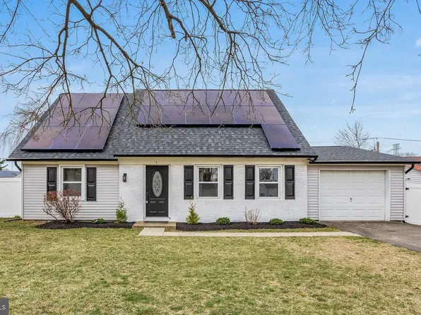 5 Mercator Ln, Willingboro, NJ 08046