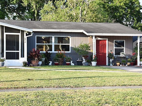 3rd image of 6812 Spencer Cir