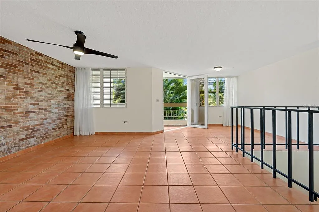 3 bed, 2.5 bath, 1550 sqft, $2,000 — Photo 3