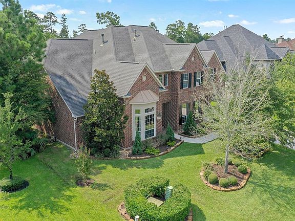 3rd image of 38 W Cove View Trl