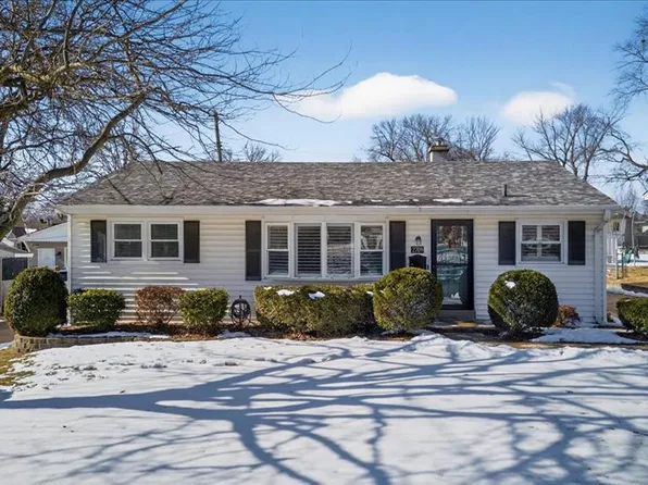 2709 Sibley St, Saint Charles, MO 63301