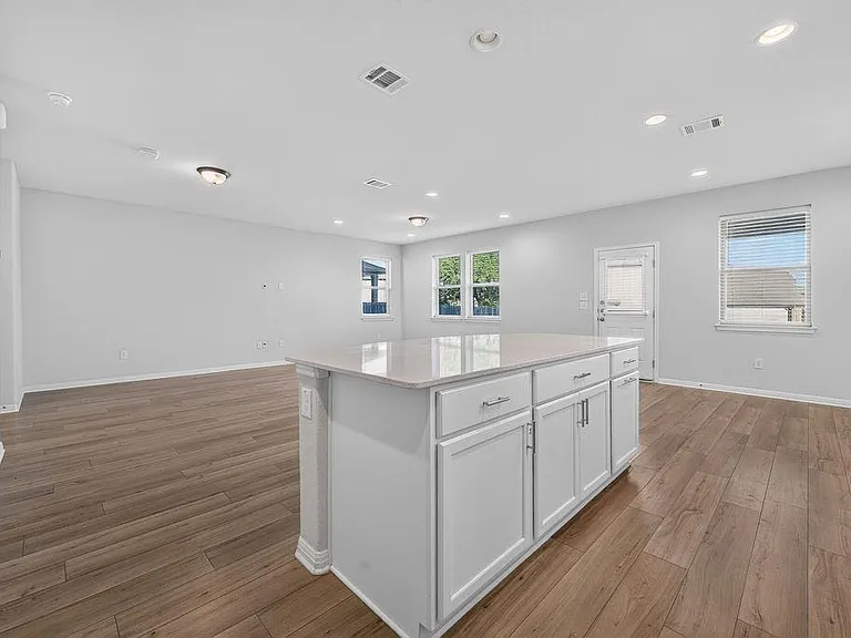 320 Rend Dr — Photo 15
