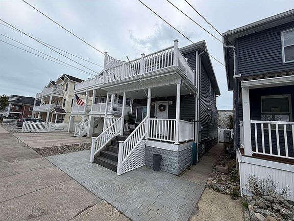 2nd image of 110 E Roberts Ave