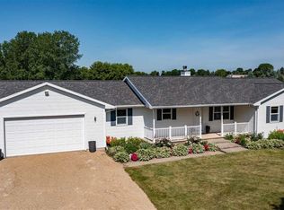 N831 Rabbit Rd, Fremont, WI 54940