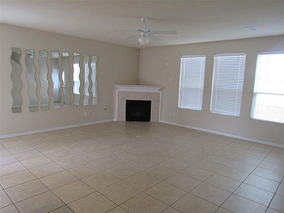 3rd image of 4211 Taverns Corner Ln