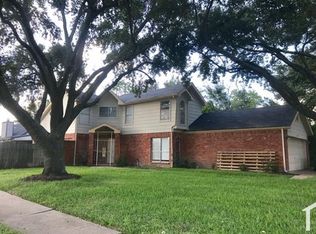 9022 Kalewood Dr, Houston, TX 77099