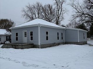 307 W 5th St, Pana, IL 62557