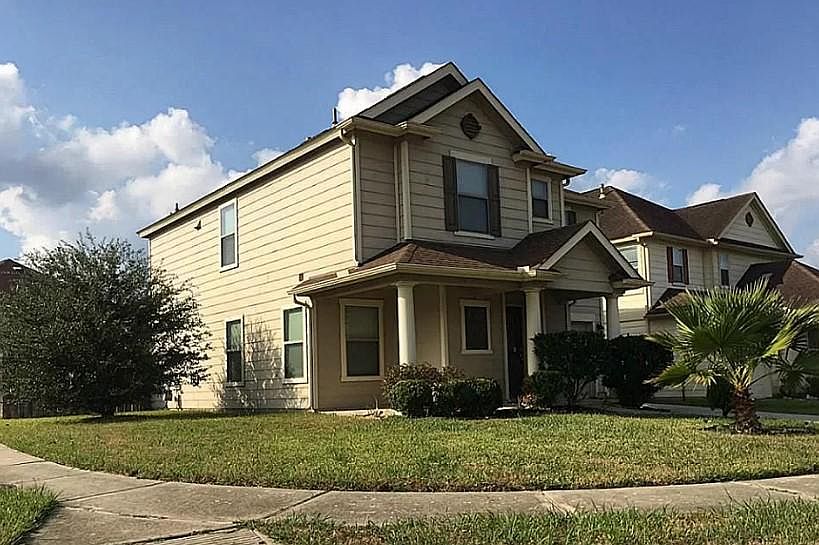 1st image of 21603 Mossey Pines Ct