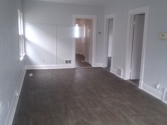 3rd image of 1942 Barrows St #1