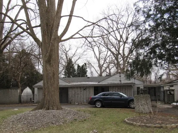 21746 Greenview Rd, Southfield, MI 48075