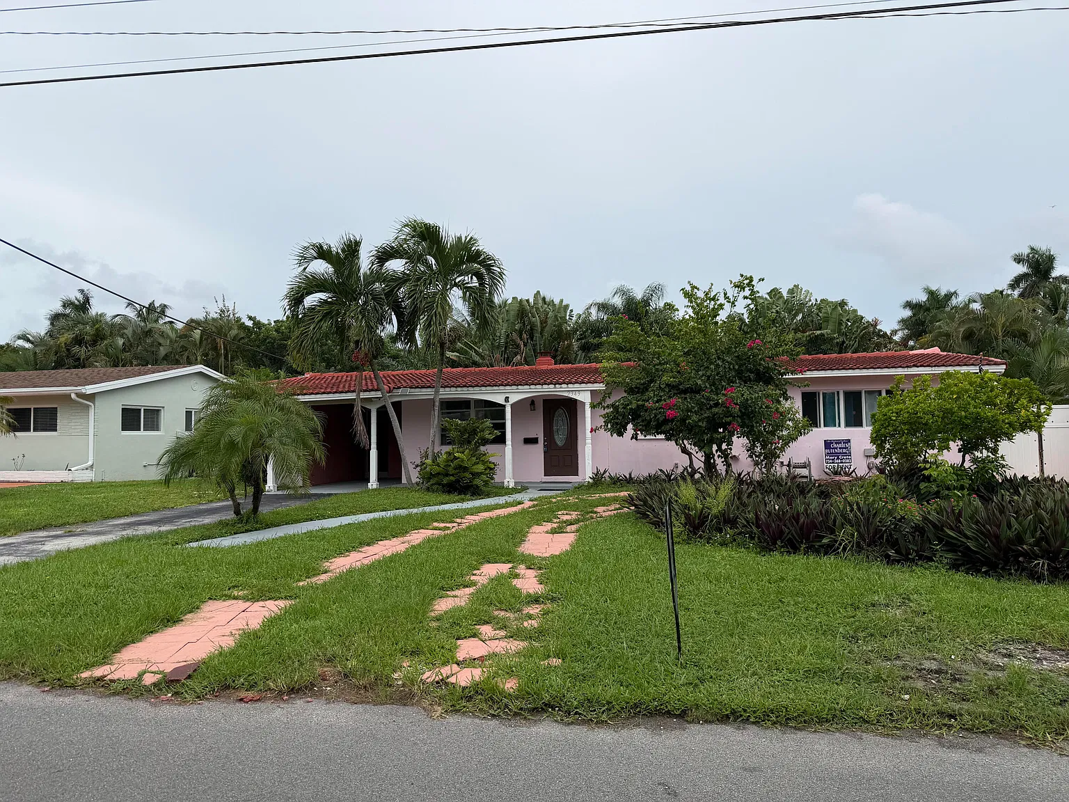 3 bed, 2.0 bath, 1810 sqft, $4,300 — Photo 2