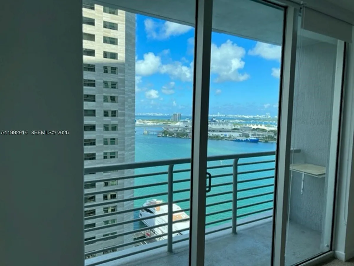 Building Photo - 335 Biscayne Blvd #2406